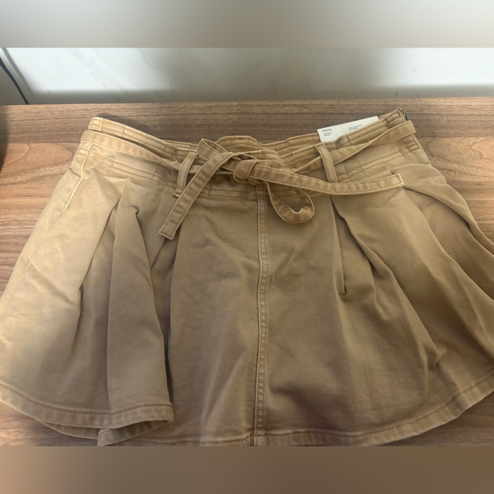 American Eagle Outfitters Khaki Stretch skort